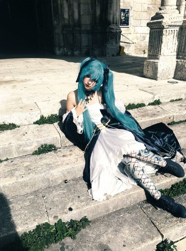 𝓫𝓪𝓬𝓽𝓮𝓻𝓲𝓪 – Miku