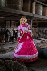 Peach at the farm 🐮 preview 2