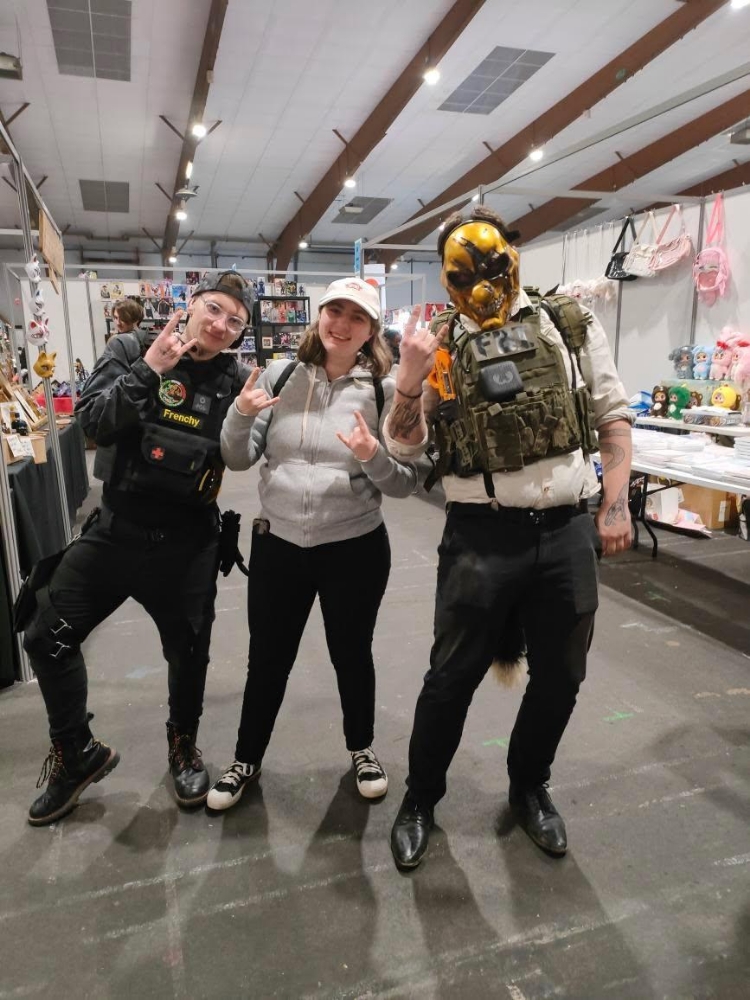 Wolf (golden mask) - Photo 35