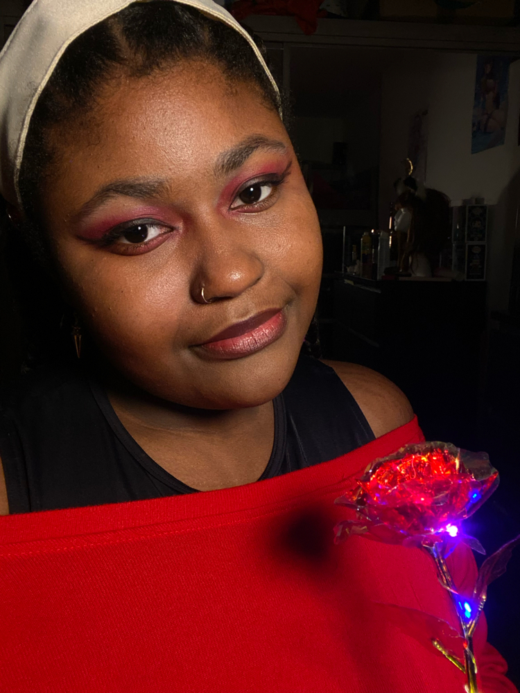 Yor Forger - Photo 2