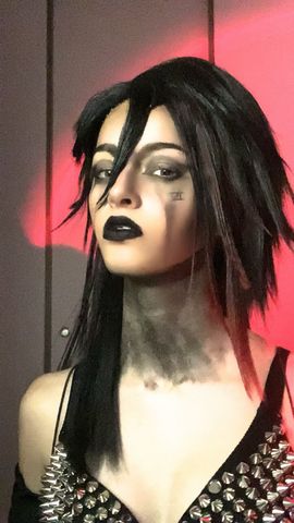 Vi