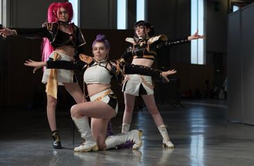 Zoey & Huntrix preview 3