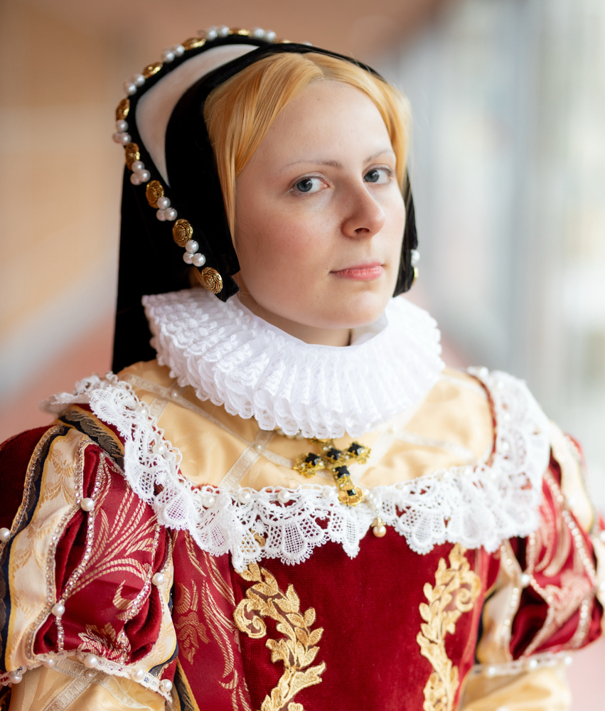 Mary I of England Cosplay