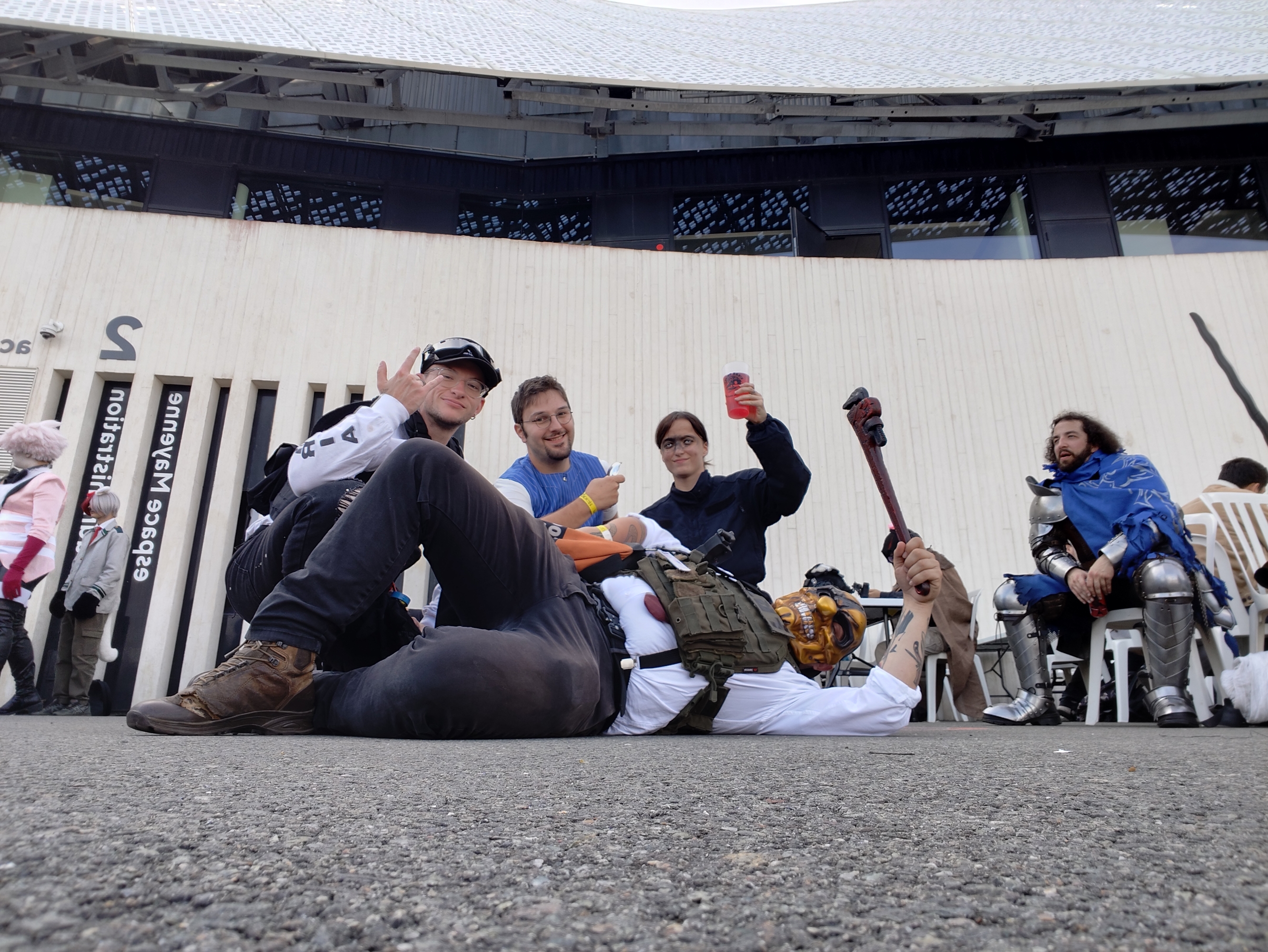 Wolf (golden mask) - Photo 22