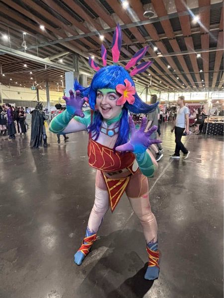 Hebi_scarlet - Neeko
