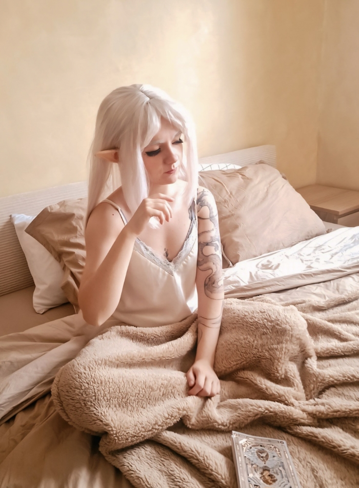 Frieren sleeping - Photo 8