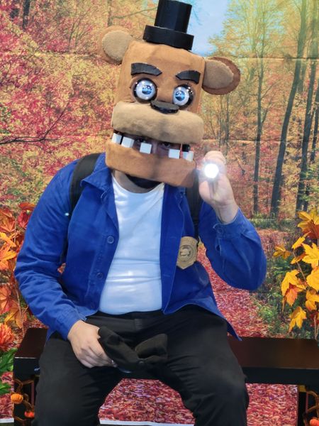 Tiffano_cos - Security guard