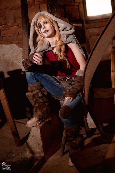 Ash.echoes - Astrid Hofferson