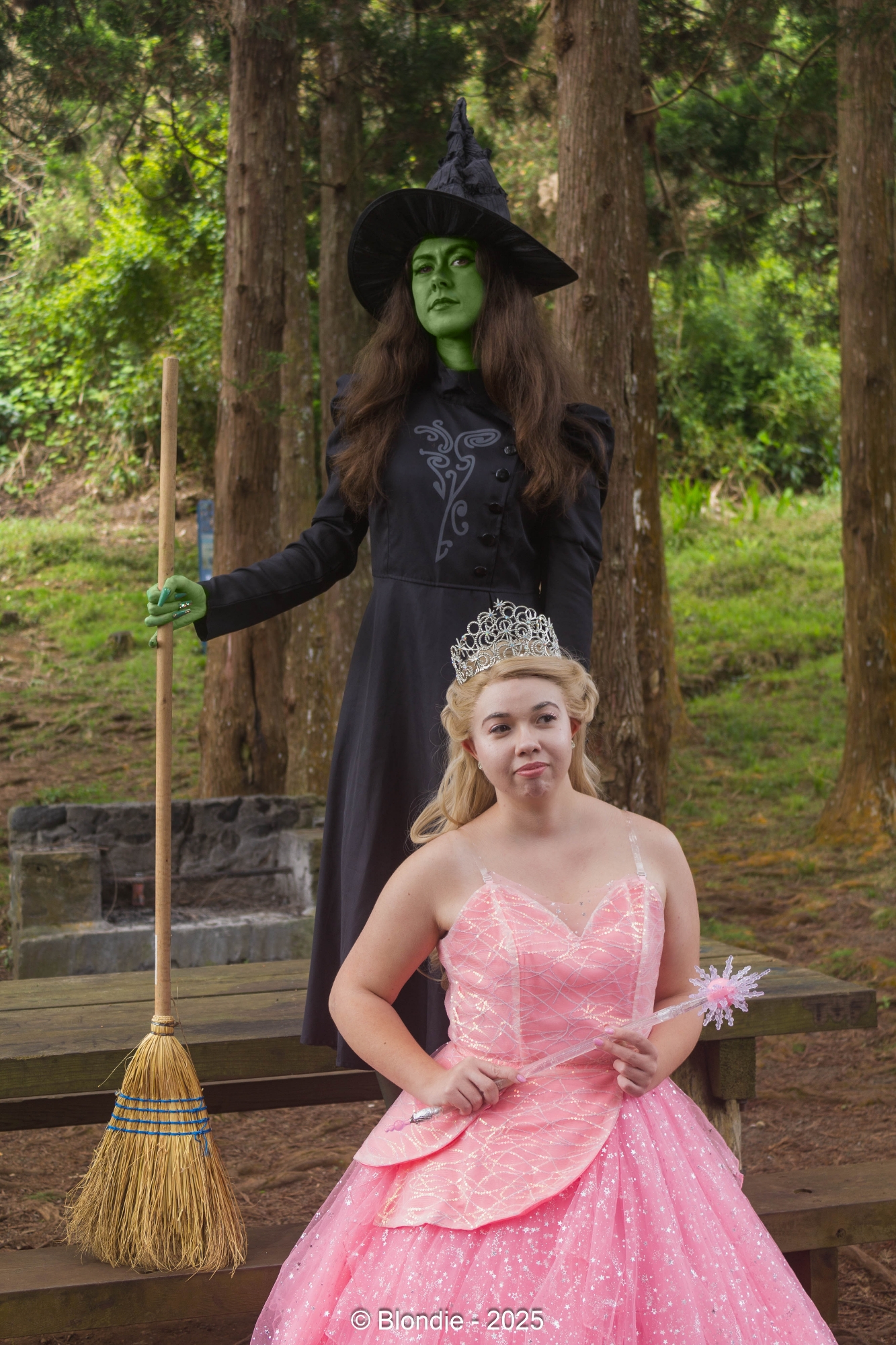 Elphaba & Glinda💚🩷 - Photo 20