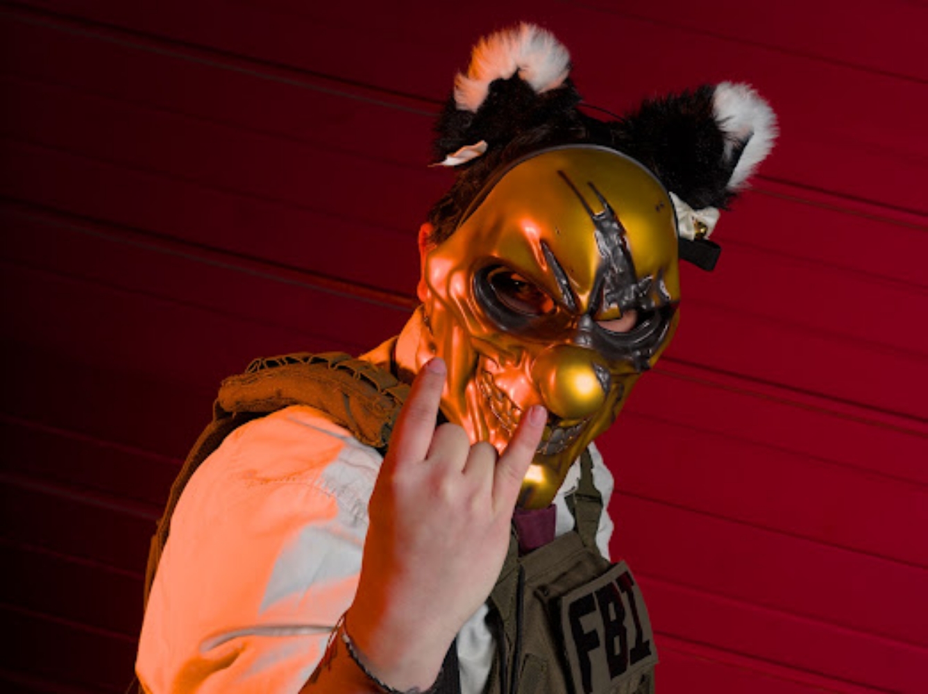 Wolf (golden mask) — photo 6