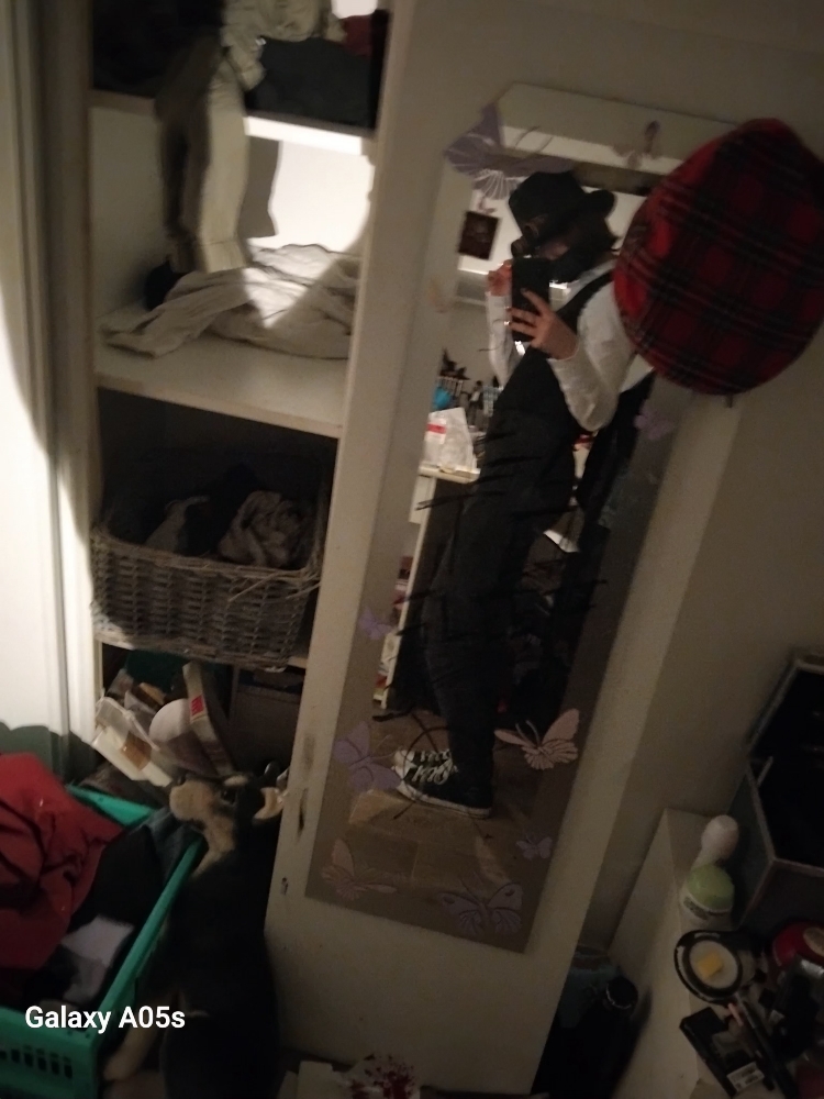 OC Lucia Woods - Photo 15