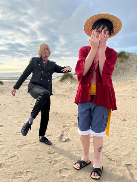 Valou_cosplay - Luffy à la plage