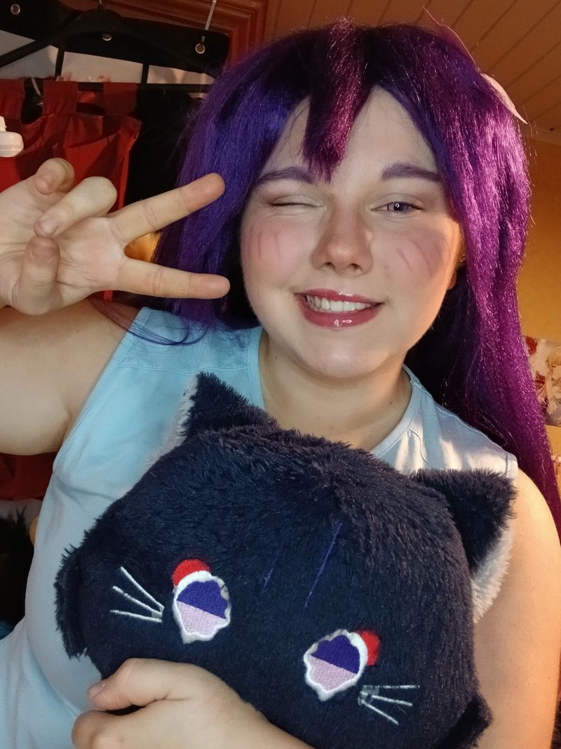 Fluffykiddo – Aubrey at home 