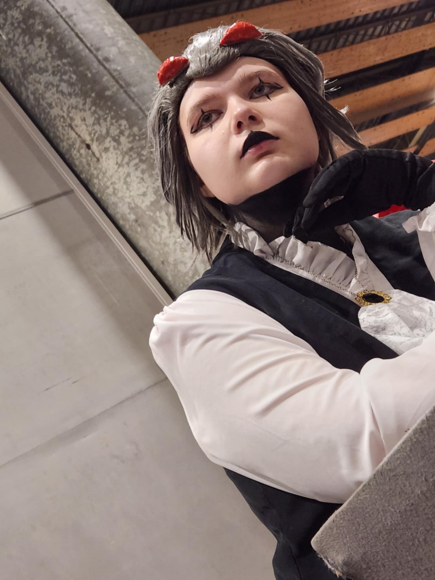 Stolas other outfit - Photo 5