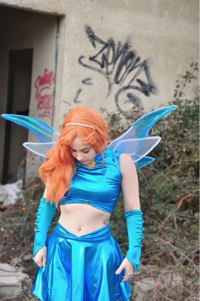Yvi_the_queen - Bloom