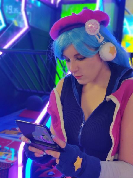 Laloutre - Caitlyn Arcade