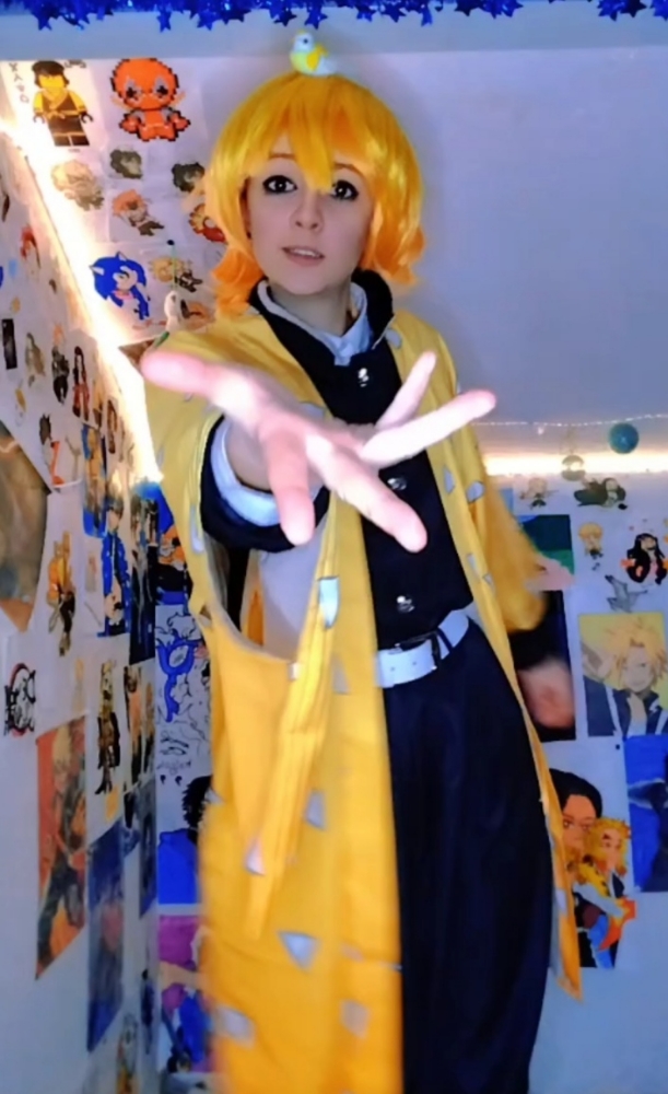 Zenitsu Agatsuma  - Photo 18