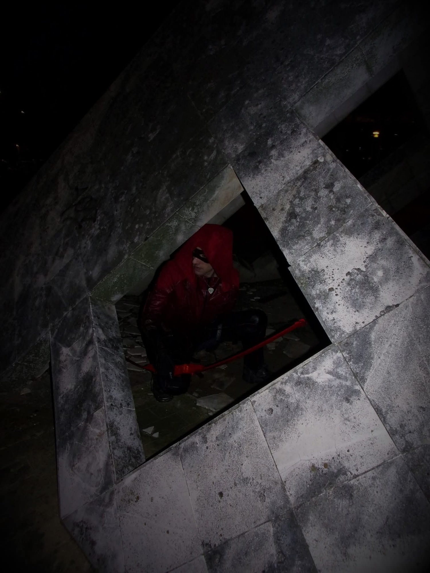 Red arrow — photo 7