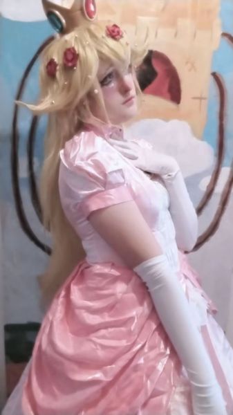 Une_fan_de_fnaf02 - Princesse Peach
