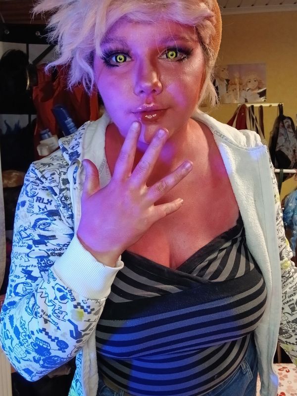 Fluffykiddo – Mina ashido casual