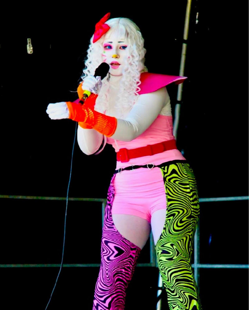 Glamrock Chica - Photo 2