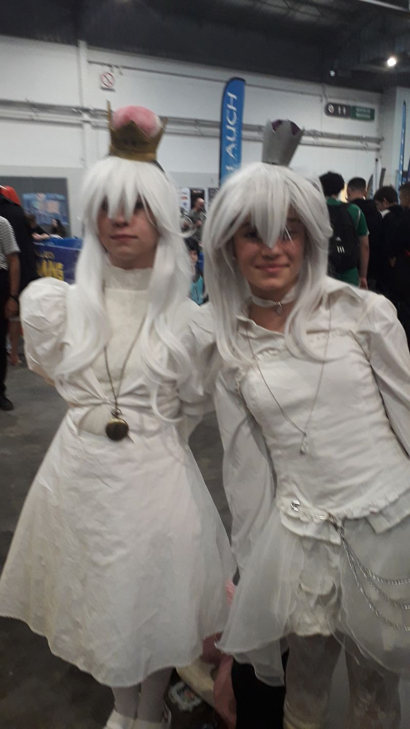 _satine_cos_ – Hero festival