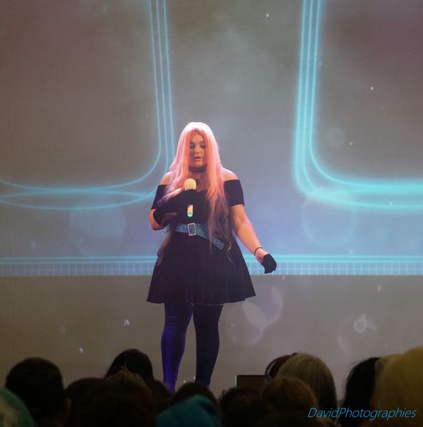 Shai_na - Mizi on Stage 