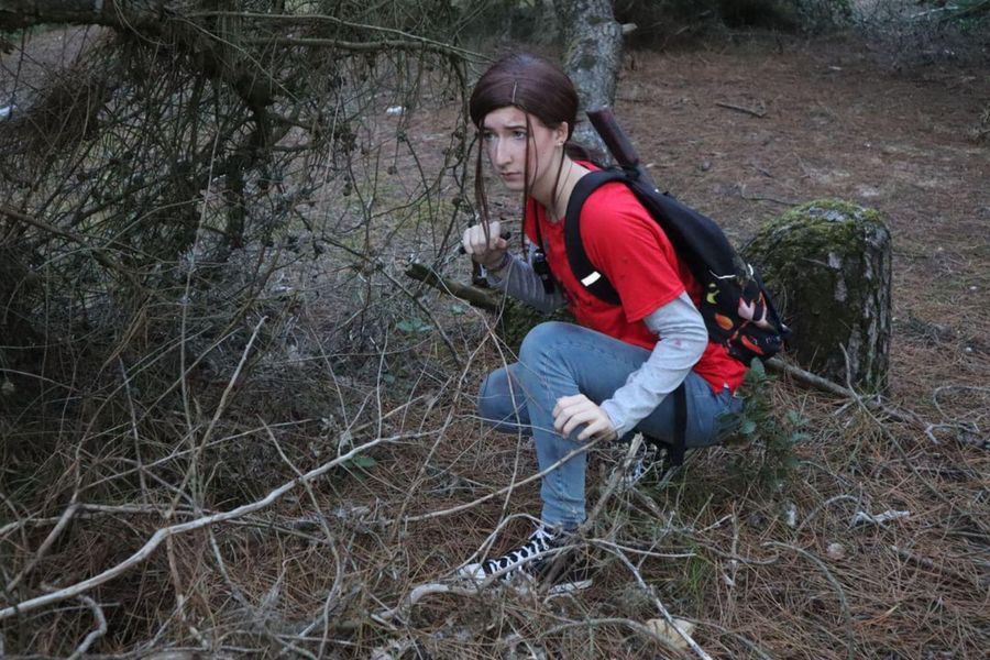 _s1lent_ech0splay - Ellie TLOU forest
