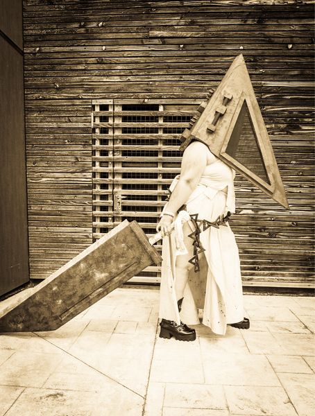 Haru - Pyramid head 