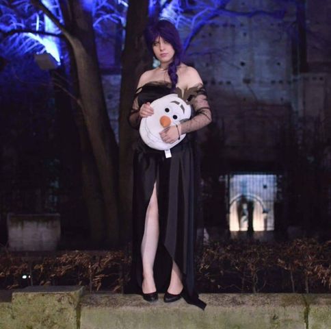 Elsa dark