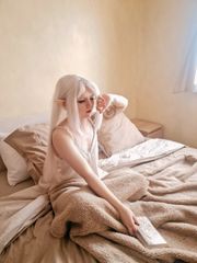 Frieren sleeping preview 3
