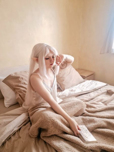 Kanmi - Frieren sleeping