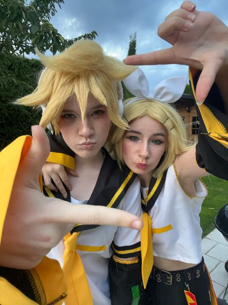 Horii._coser - Len and Rin 