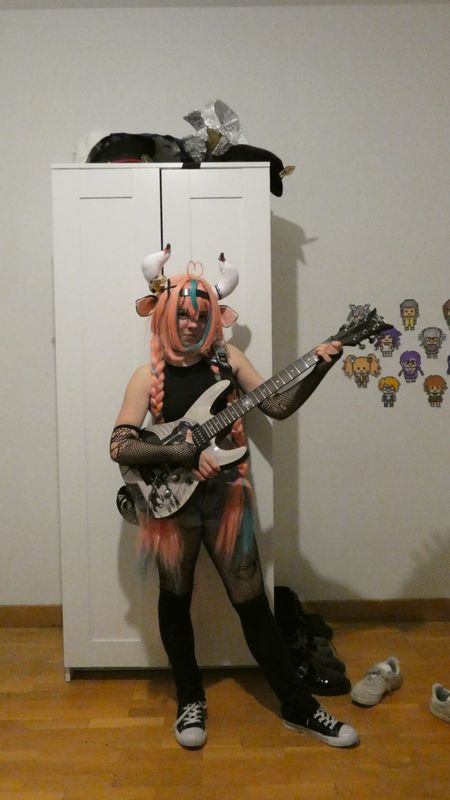 Okuny_cos – Varesa casual ⚡🖤🍔