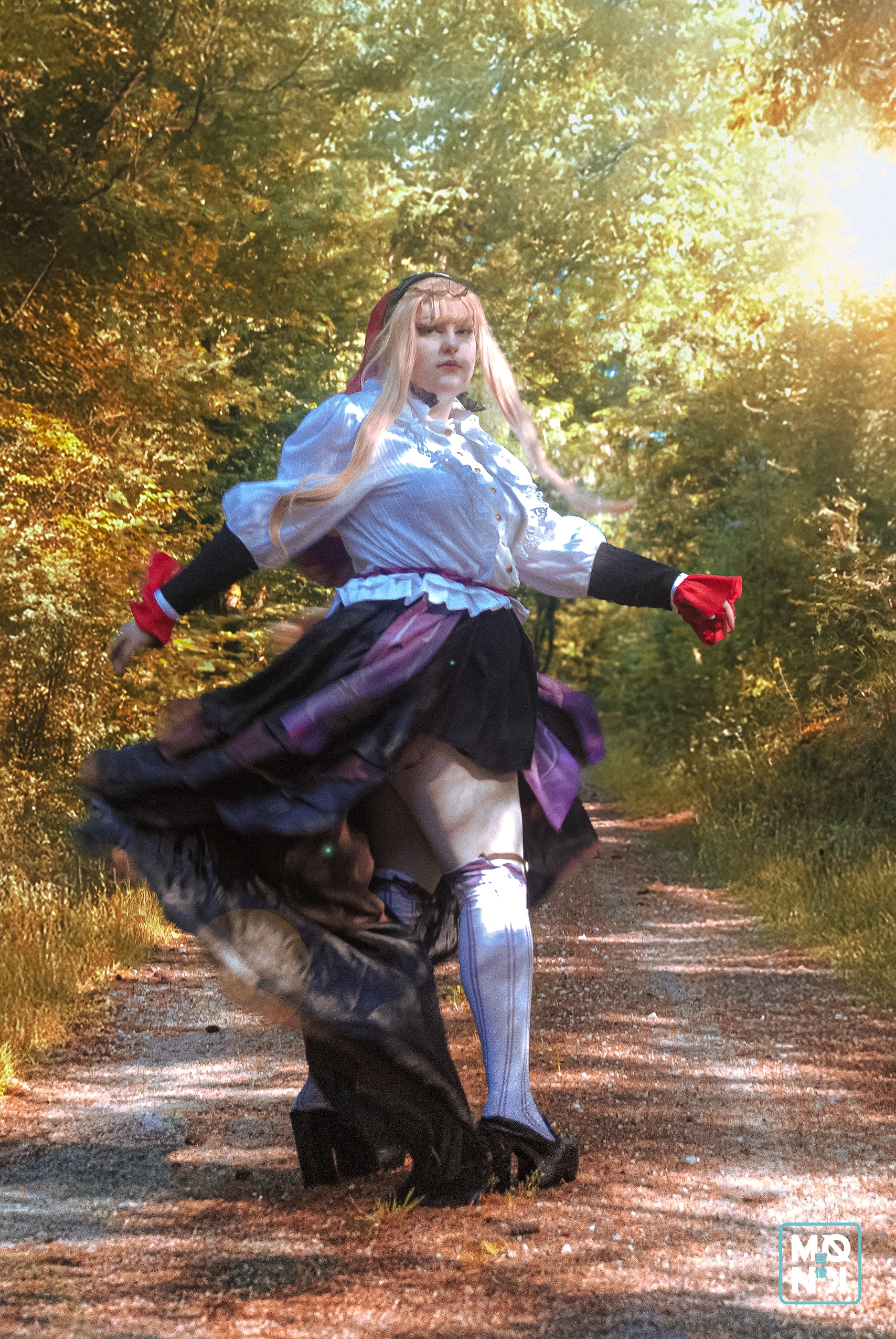 Red Riding Hood - Photo 2