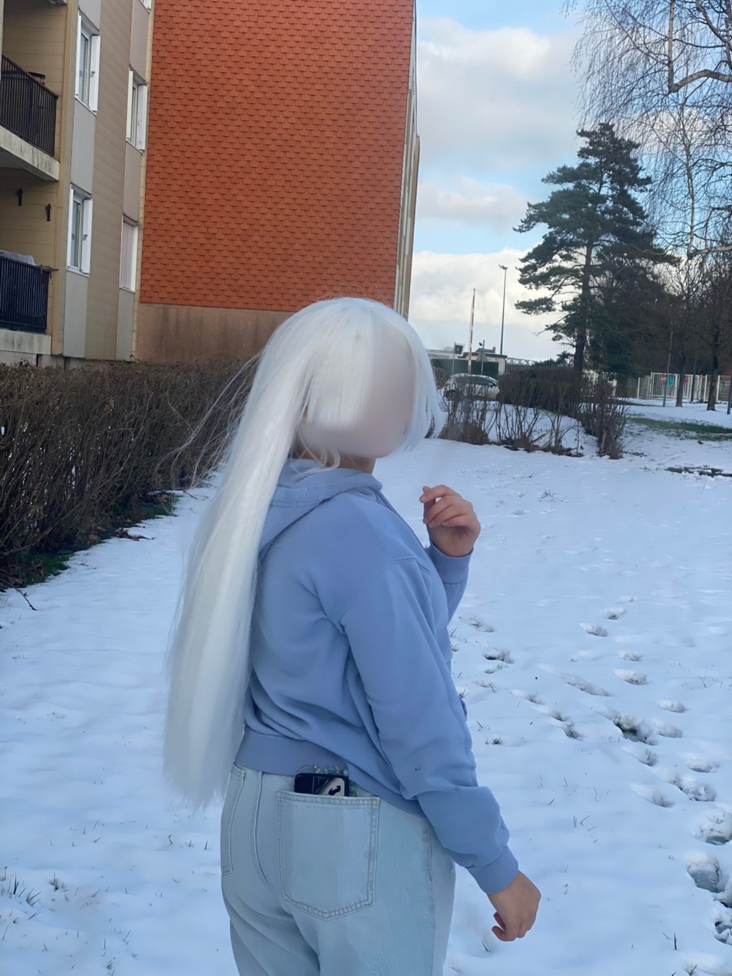 Elizabeth in snow — photo 6