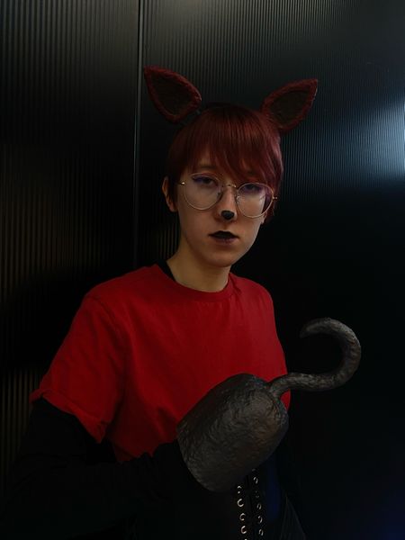 V - Foxy Human