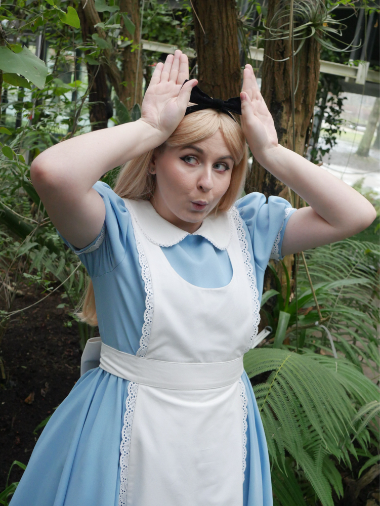 Alice  - Photo 2