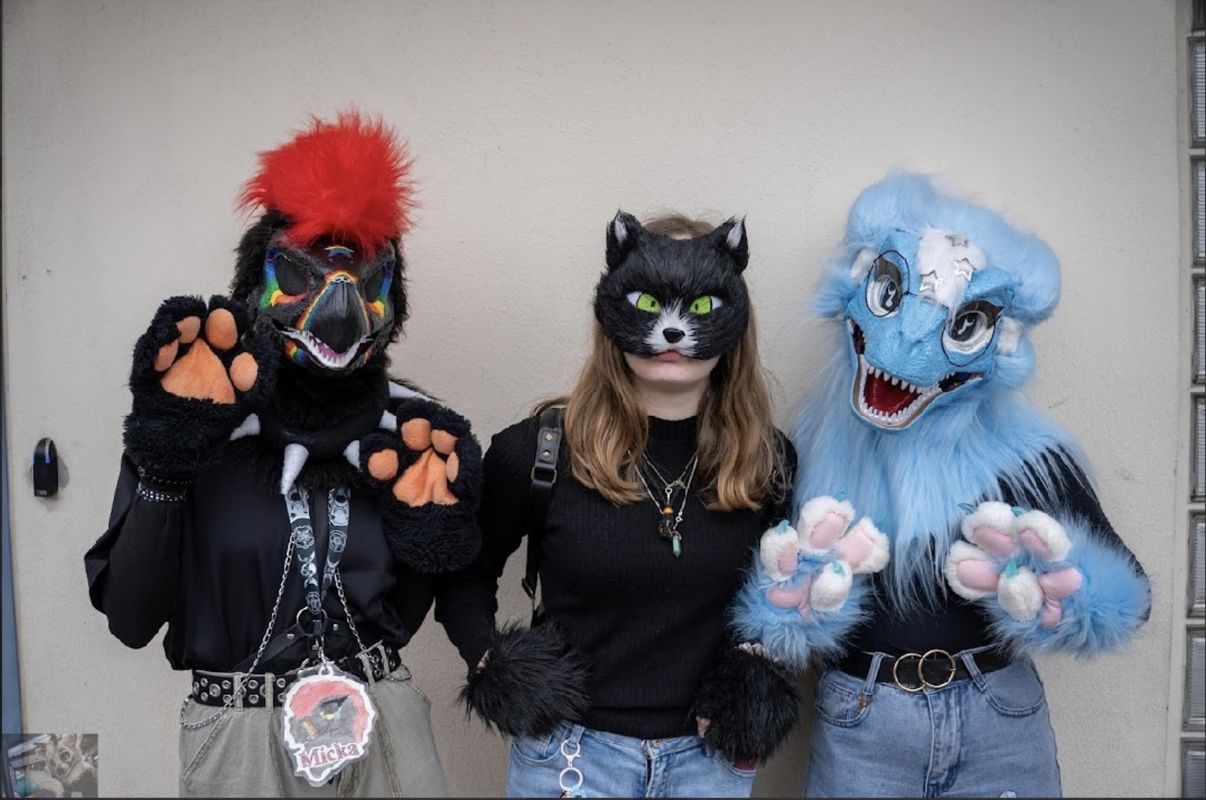 Lucky.floofs – Conv/furmeet 