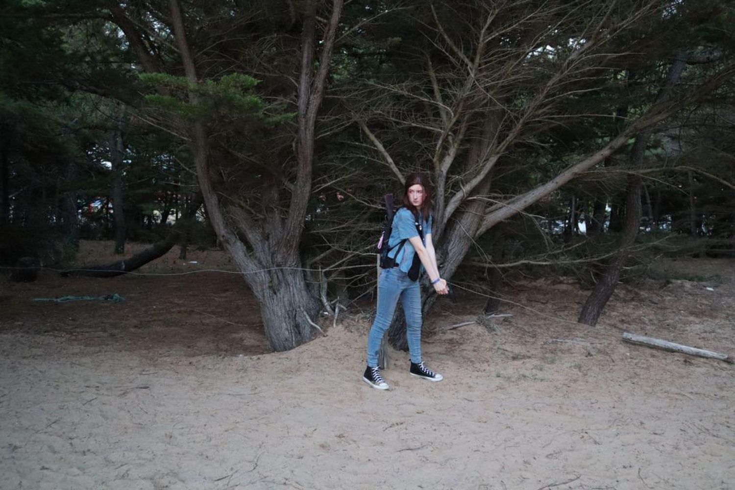 Ellie TLOU2 forest - Photo 12