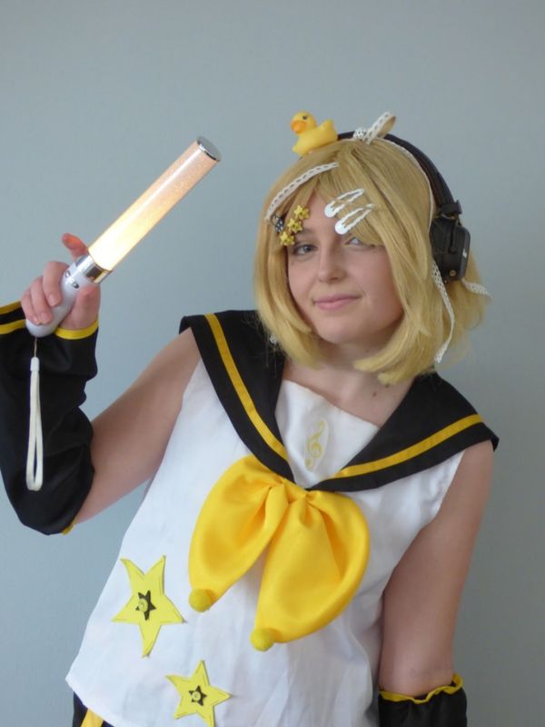 Haku_cosplayyy – Rin Kagamine 