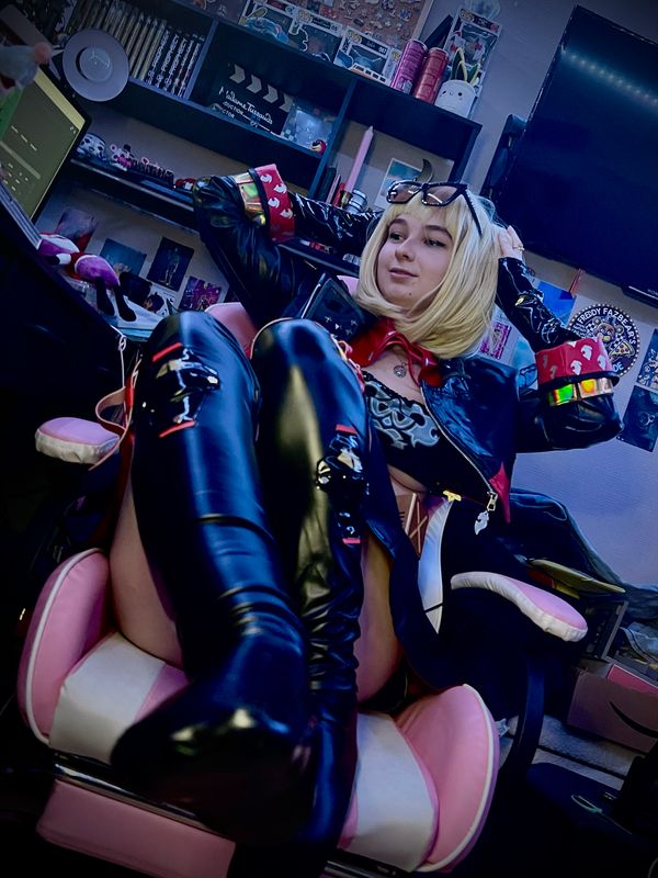 Silver_moon_cosplay – Burnice 