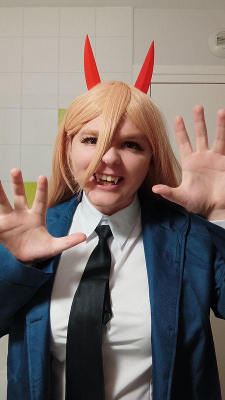 Alucard_cosplay – Power