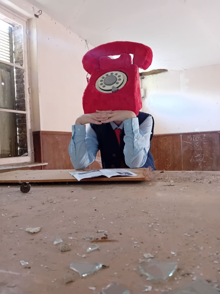 Phone guy - Photo 15