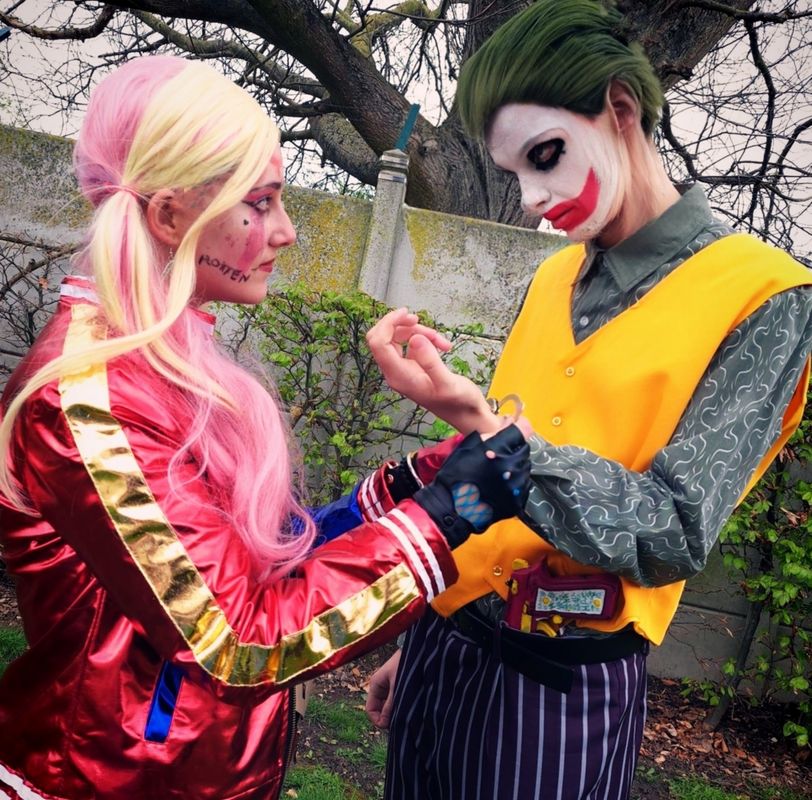 Gwen – Harley and joker 