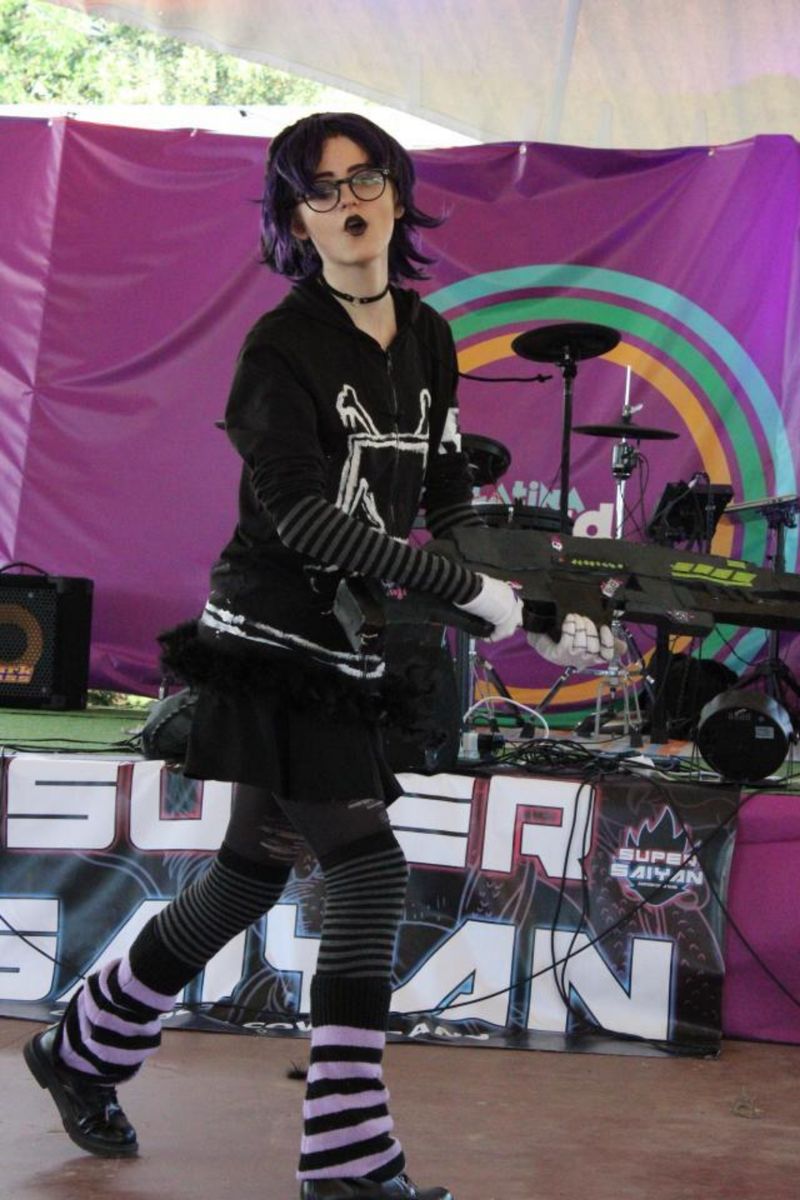 Charliee – Uzi Doorman