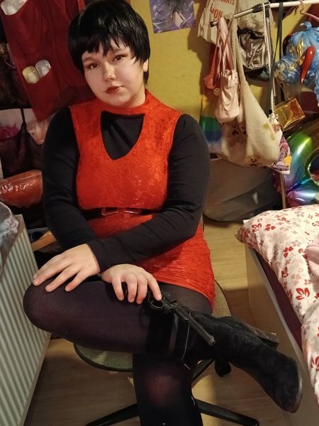 _fluffy_kiddo_ - Ada wong at home