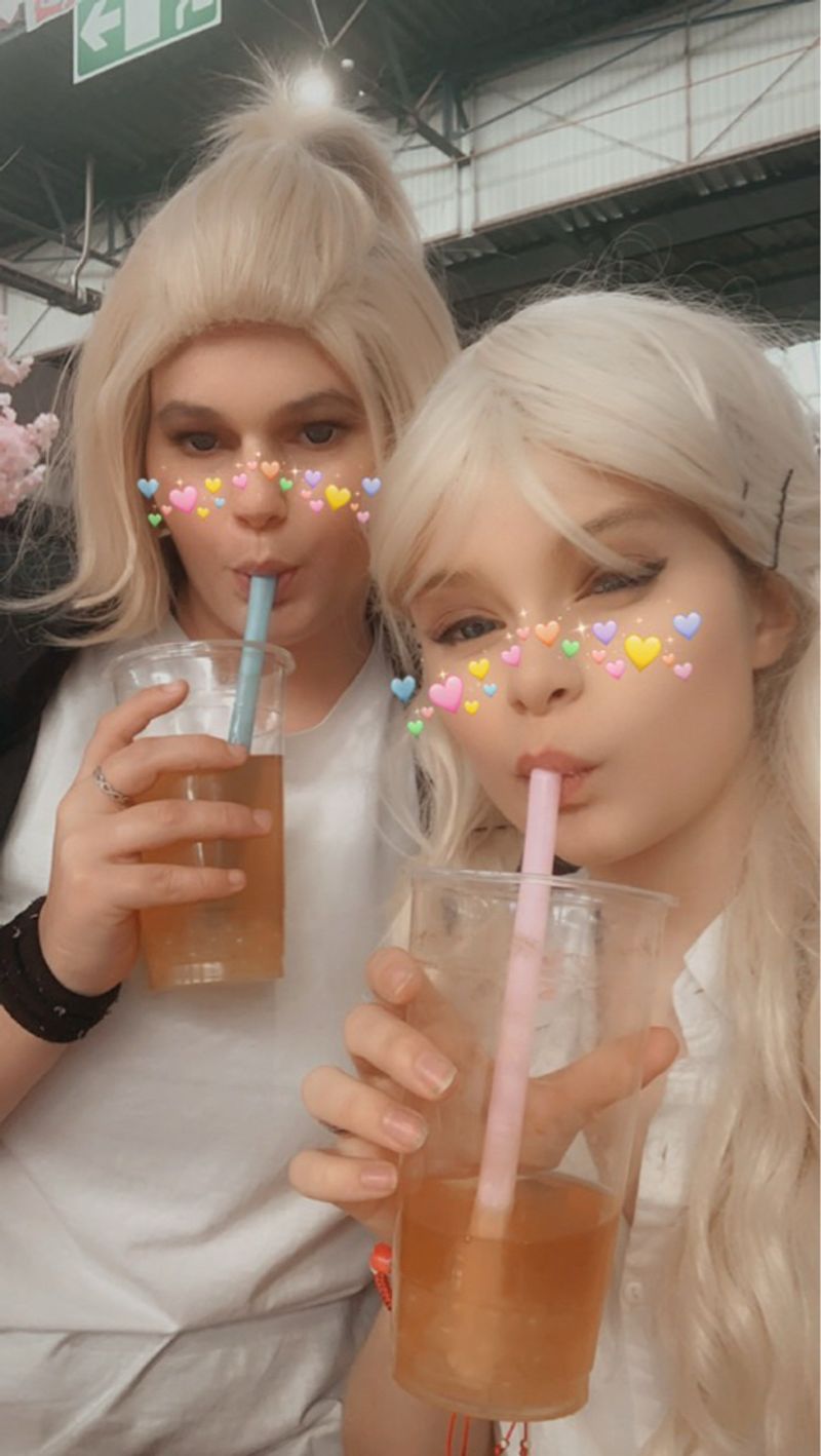 Phœnix_ – Emma et mikey sano