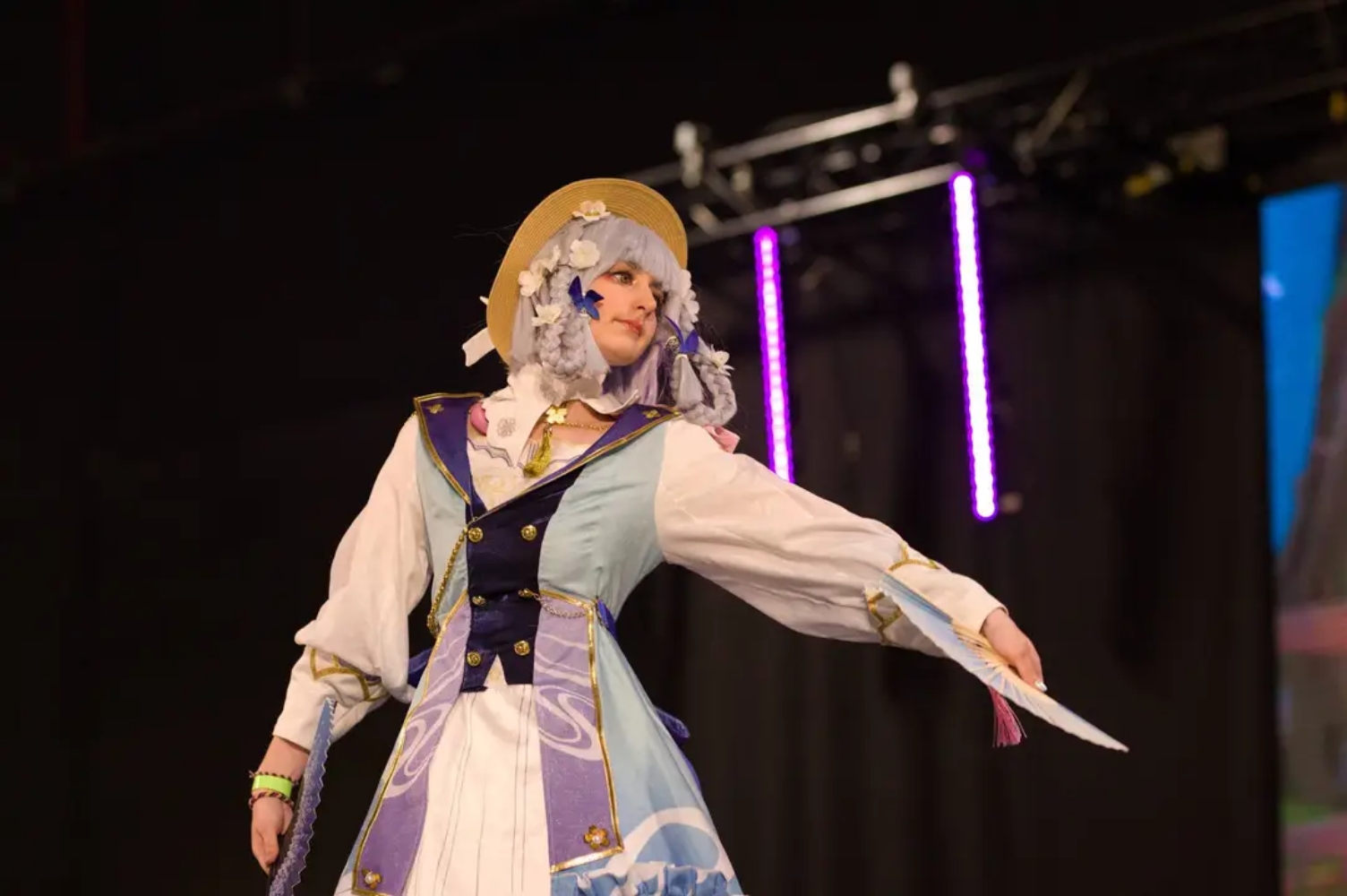 Ayaka on stage  - Photo 1