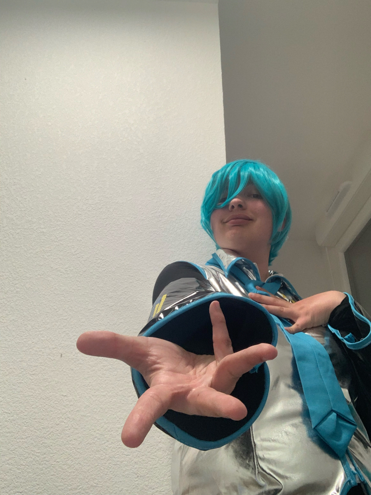 Hatsune Mikuo - Photo 2